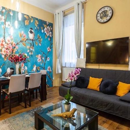Cherry Blossom Designer Apartment In The Center With Free Parking Budapeste Exterior foto
